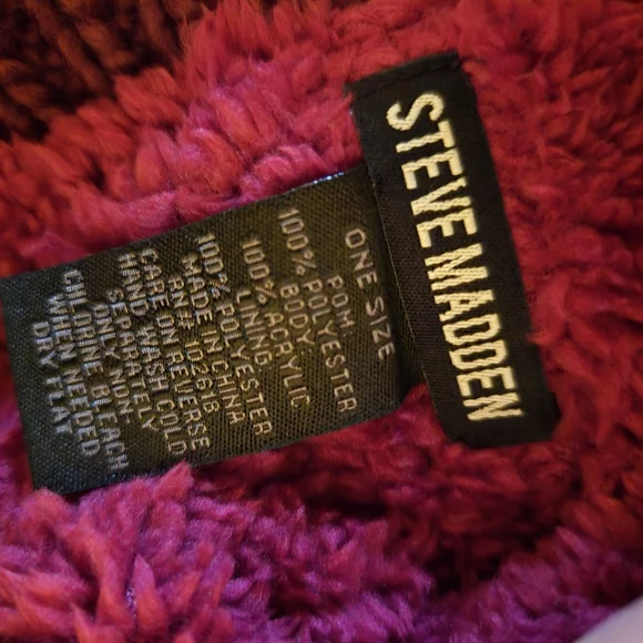 NWOT Steve Madden Scarf & Hat Burgandy & Black Set Winter Accessories - Picture 4 of 4